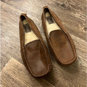 Vintage Womens UGG Moccasins Sz 4 Brown Leather Slippers Small